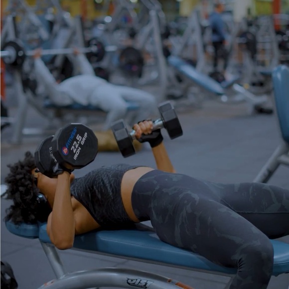 Gymshark Black Adapt Camo Set Medium Crop Top And Leggings - Picture 3 of 9